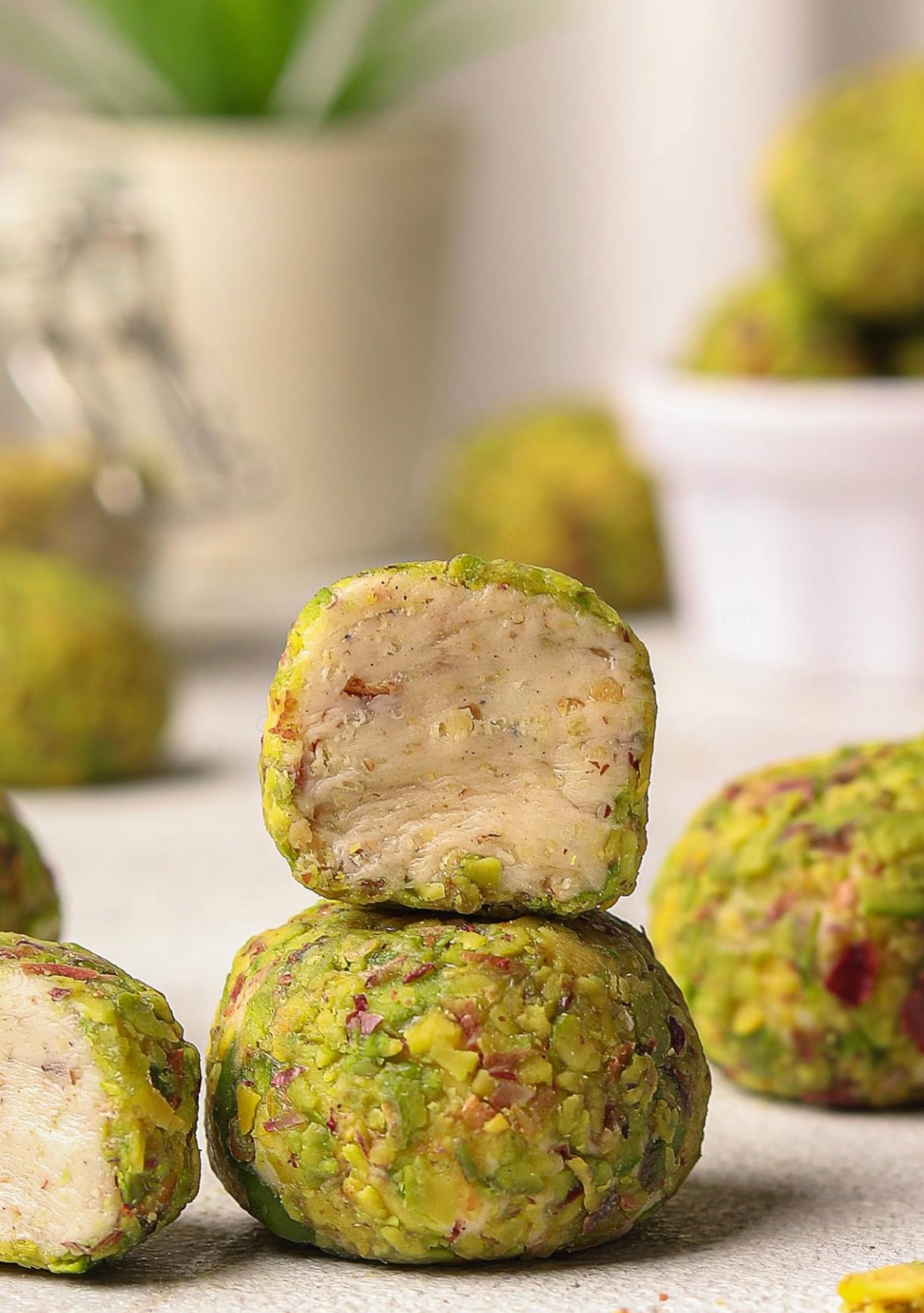 من وسلوى بالفستق الحلبي